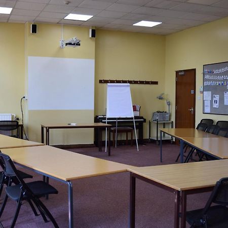 Ludlow Mascall Centre Kültér fotó