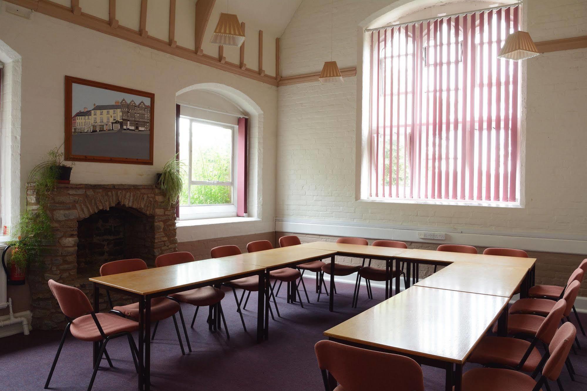 Ludlow Mascall Centre Kültér fotó